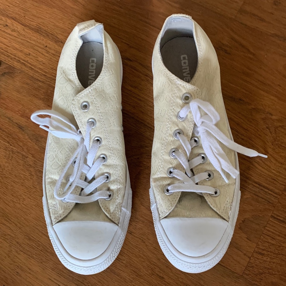 Lace Converse